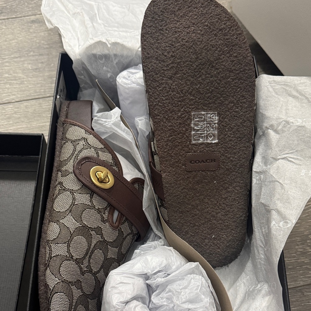 Coach Signature Maple Clogs - Picture 4 of 5